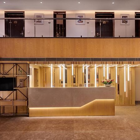Deventure Sarovar Portico Patel Nagar Ню Делхи Екстериор снимка