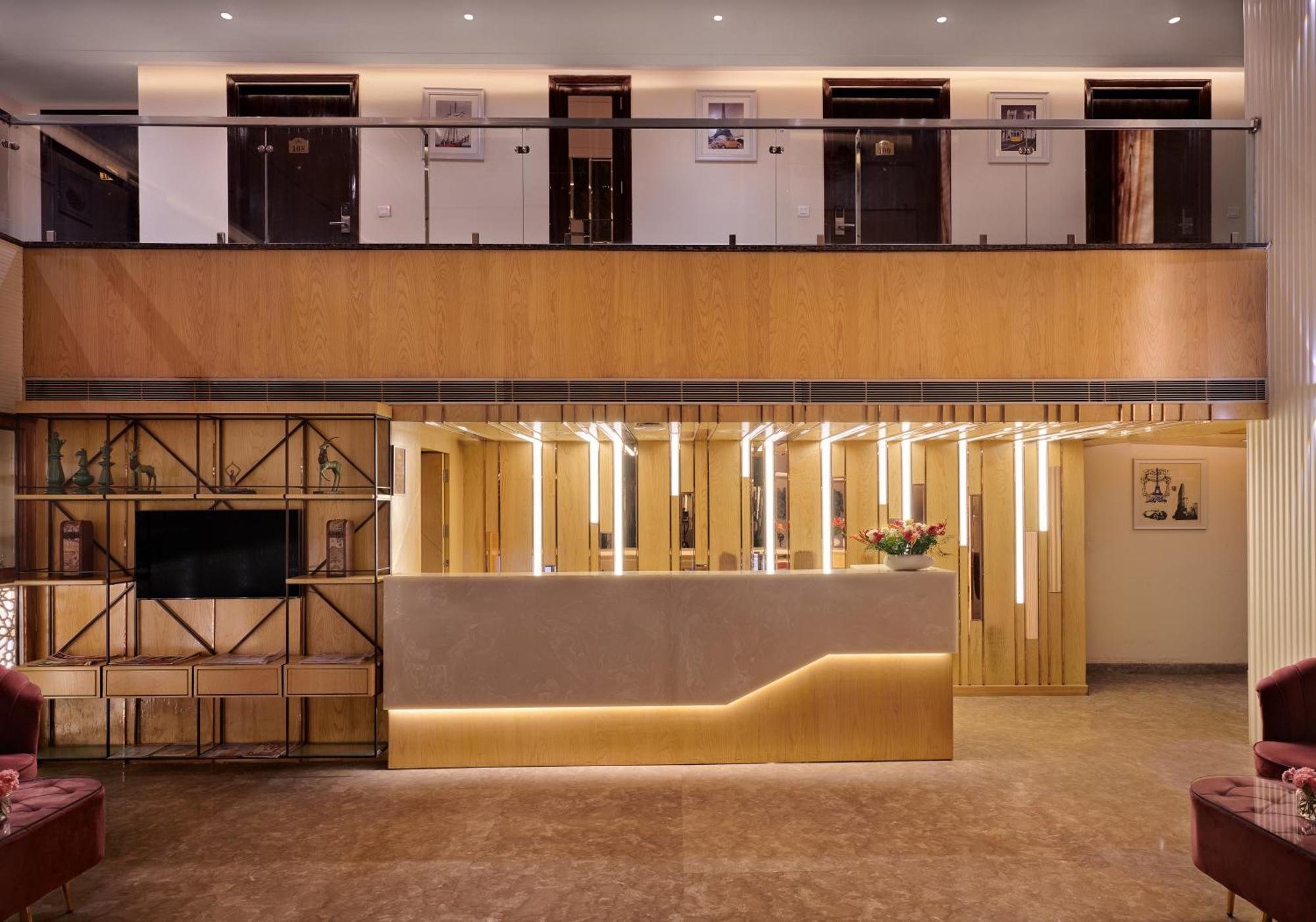Deventure Sarovar Portico Patel Nagar Ню Делхи Екстериор снимка