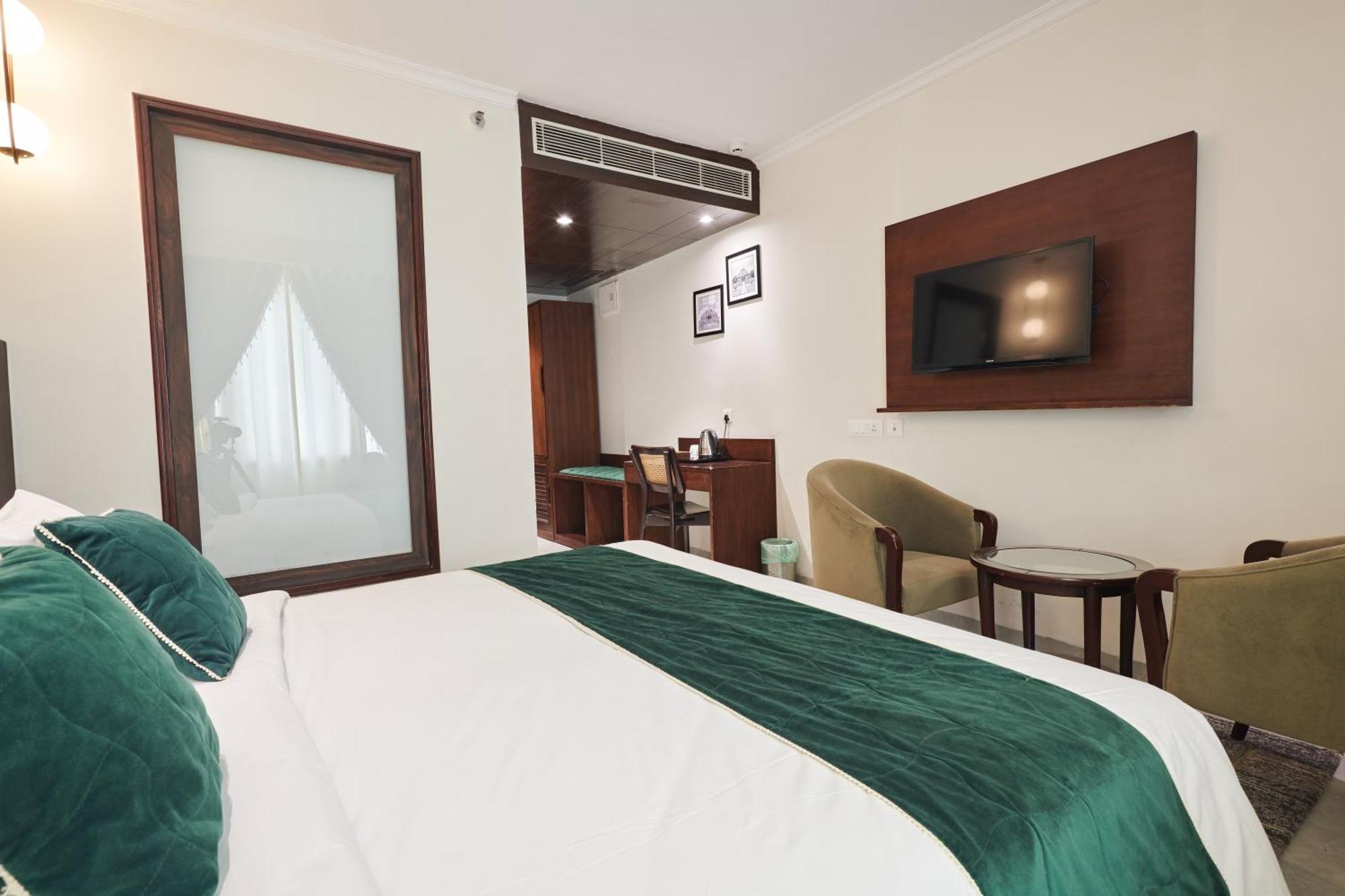 Deventure Sarovar Portico Patel Nagar Ню Делхи Екстериор снимка