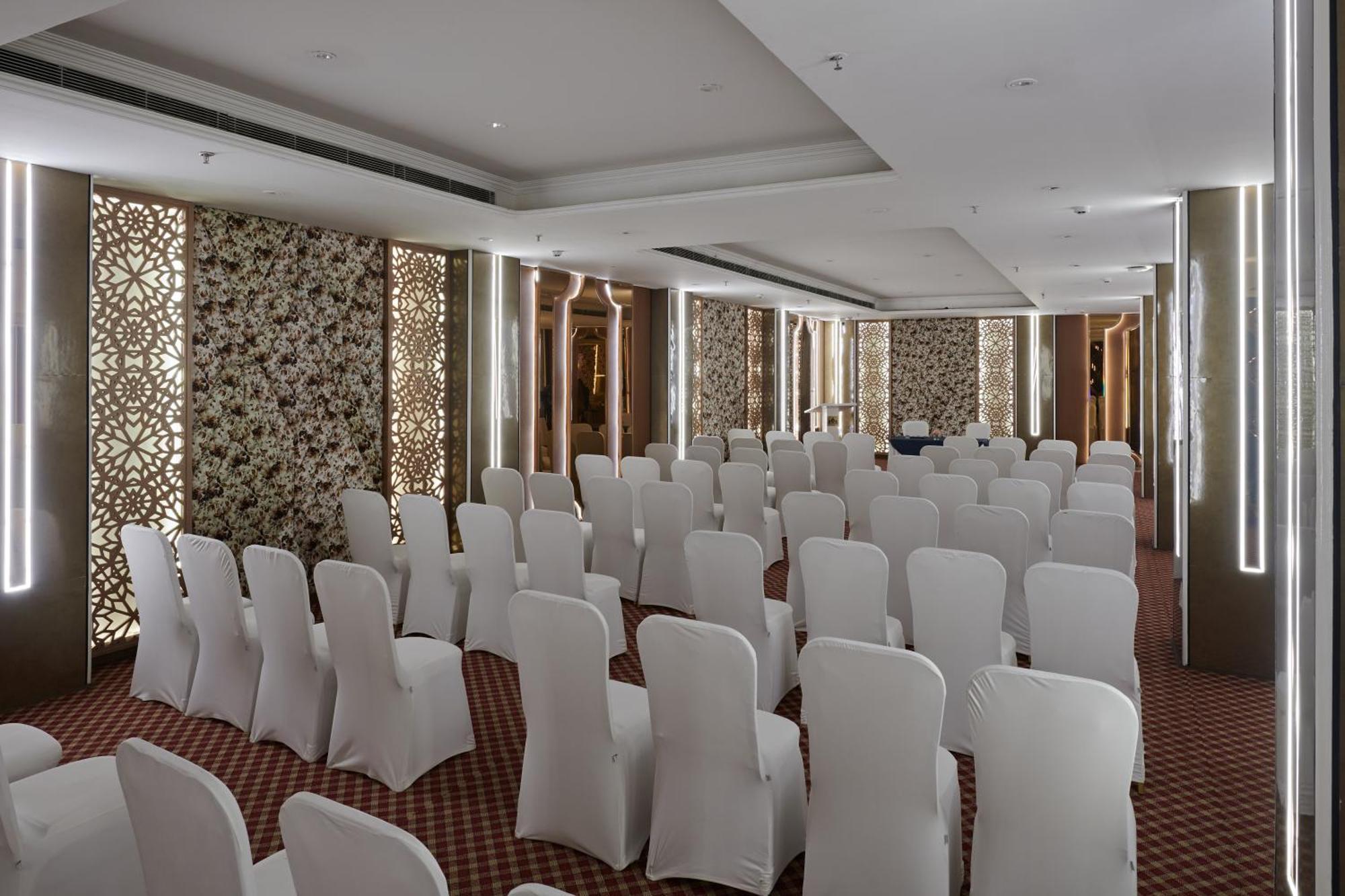 Deventure Sarovar Portico Patel Nagar Ню Делхи Екстериор снимка